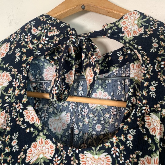 American Eagle black floral long sleeve crop blouse open circle back w tie szS - Picture 8 of 10